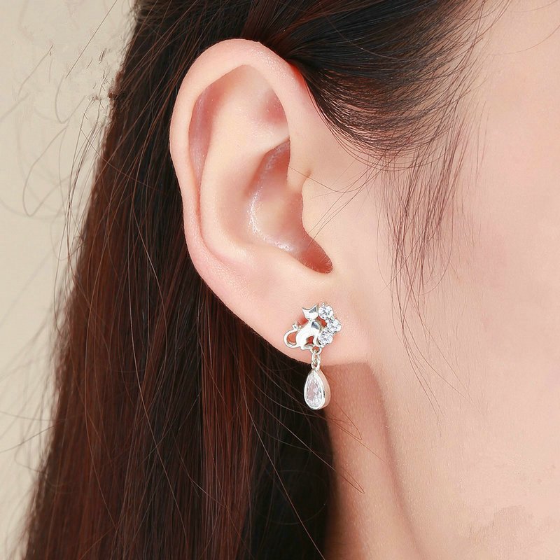 Vintage style cat earrings Vintage style cat earrings